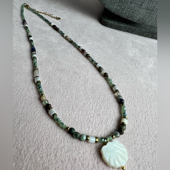 SOLD Bead Necklace Faux Shell Pendant Charm Beach Jewelry seashell beaded neckla - Picture 12 of 15